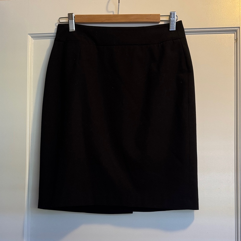 Calvin Klein Elegant Black Pencil Skirt